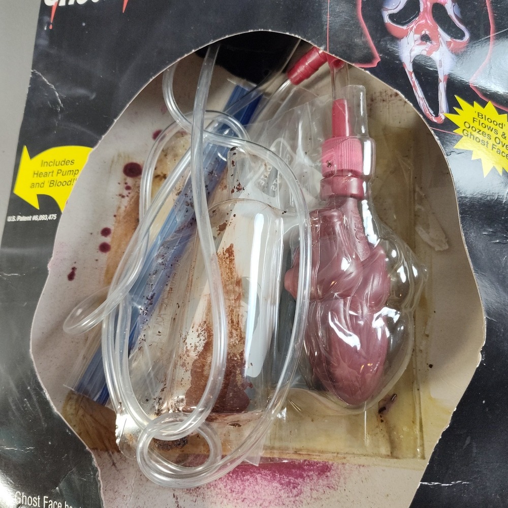 Vintage 1997 Fun World Scream Bleeding Ghost Face Mask w/ Heart Blood Pump - Picture 5 of 16